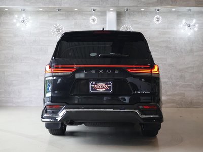 2025 Lexus LX photo 6