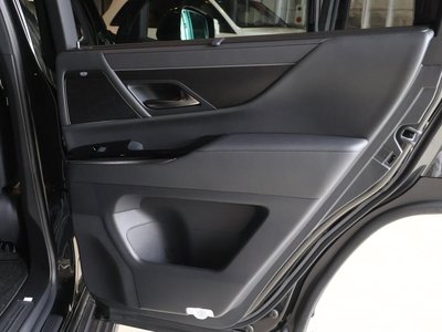 2025 Lexus LX thumbnail 28