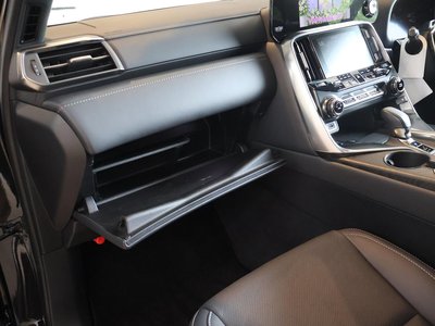 2025 Lexus LX thumbnail 18
