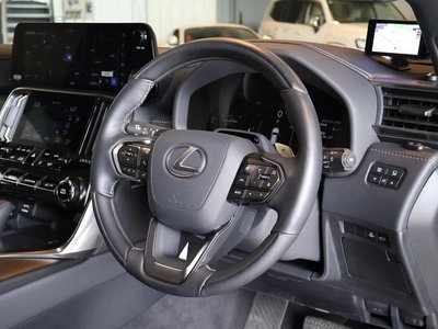 2025 Lexus LX photo 9