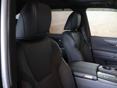 2025 Lexus LX photo 12