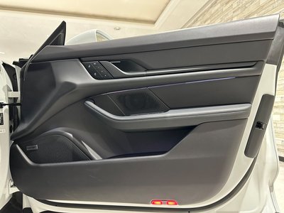 2023 Porsche TAYCAN — миниатюра 50