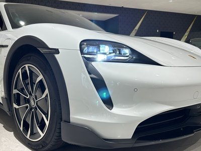 2023 Porsche TAYCAN — миниатюра 8