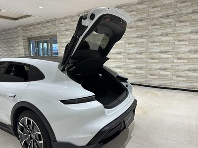 2023 Porsche TAYCAN — миниатюра 21