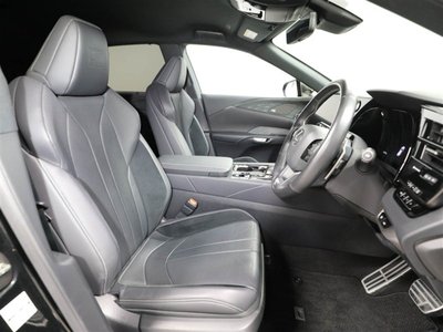 صورة 19 لـ 2024 Lexus RX