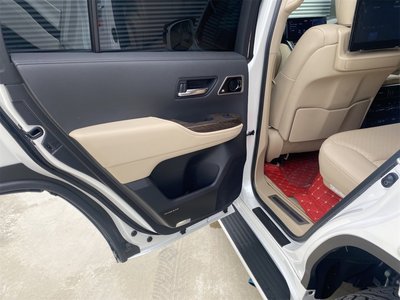 2024 Toyota LAND CRUISER 300 — фото 36
