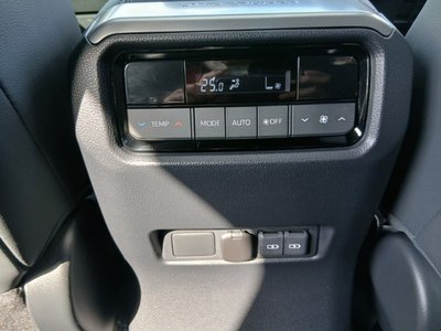 صورة 22 لـ 2025 Toyota LAND CRUISER 250
