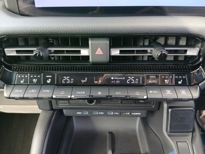 صورة 27 لـ 2025 Toyota LAND CRUISER 250