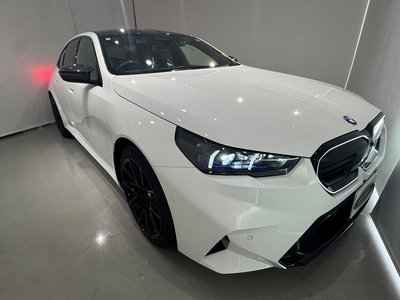 2025 BMW M5 thumbnail 30
