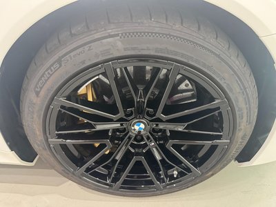 2025 BMW M5 thumbnail 38
