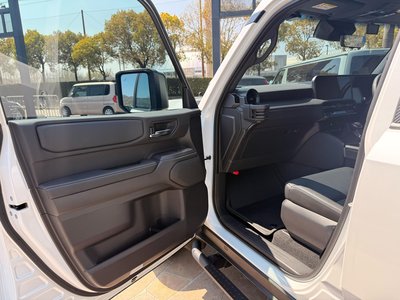 صورة 48 لـ 2024 Toyota LAND CRUISER 250