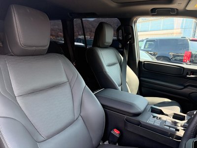 صورة 30 لـ 2024 Toyota LAND CRUISER 250