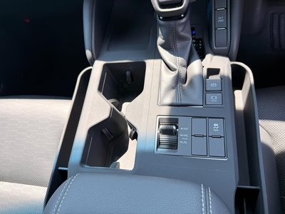 صورة 35 لـ 2024 Toyota LAND CRUISER 250