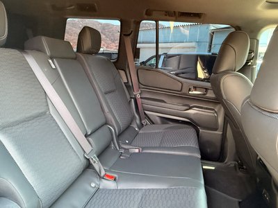 صورة 64 لـ 2024 Toyota LAND CRUISER 250