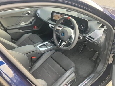 2025 BMW 1 SERIES photo 10