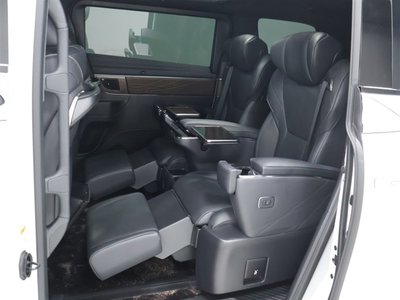 2023 Toyota ALPHARD — фото 24