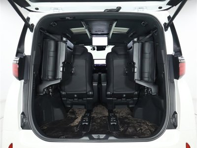 2023 Toyota ALPHARD — фото 32