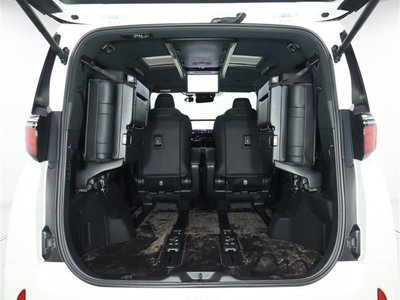 2023 Toyota ALPHARD — фото 33