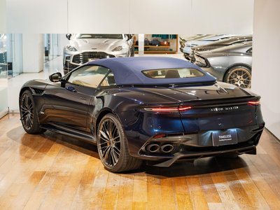 صورة 8 لـ 2022 Aston Martin DBS SUPERLEGGERA VOLANTE