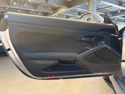 2025 Porsche 718 thumbnail 40