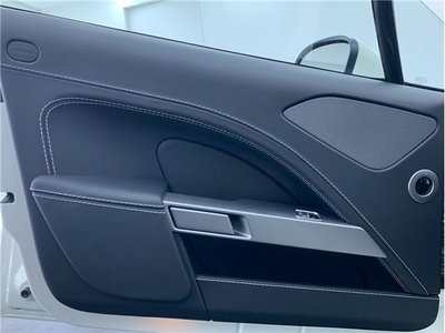 2016 Aston Martin RAPIDE — миниатюра 38
