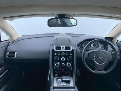 2016 Aston Martin RAPIDE — миниатюра 4