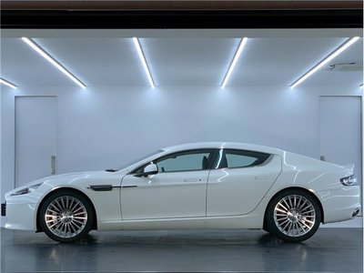 2016 Aston Martin RAPIDE — миниатюра 10