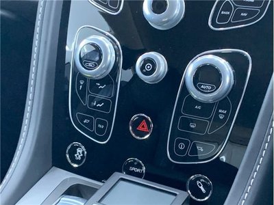 2016 Aston Martin RAPIDE — миниатюра 31