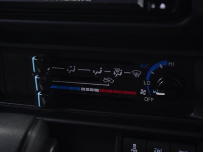 2024 Toyota LAND CRUISER 70 thumbnail 39