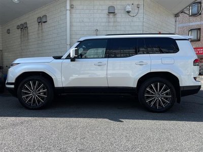 2025 Lexus GX — миниатюра 32