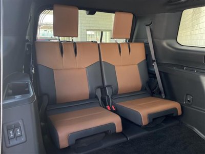 2025 Lexus GX — миниатюра 26