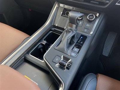 2025 Lexus GX — миниатюра 20