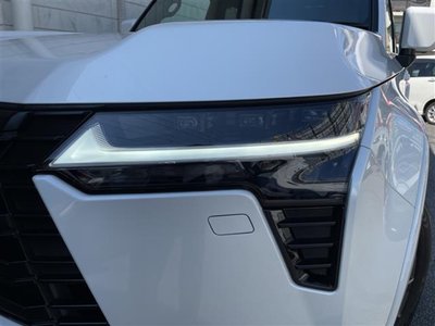 2025 Lexus GX — миниатюра 37