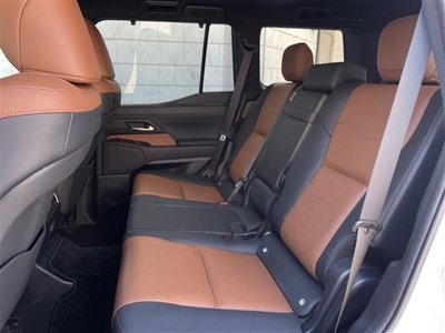2025 Lexus GX — миниатюра 28