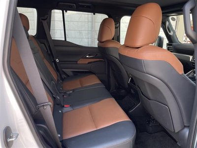 2025 Lexus GX — миниатюра 24