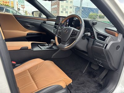 2023 Lexus ES thumbnail 17