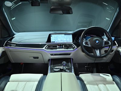 2021 BMW X7 — фото 12