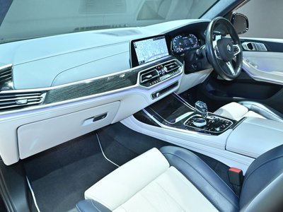 2021 BMW X7 — фото 11