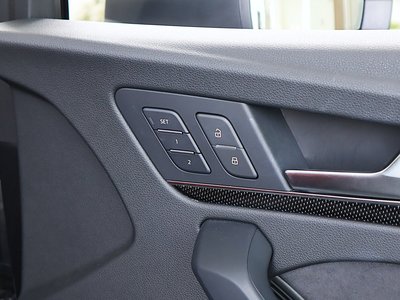 2023 AUDI SQ5 thumbnail 32
