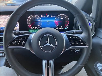 2025 Mercedes-BENZ V-CLASS photo 11