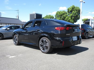 2026 BMW IX2 photo 8