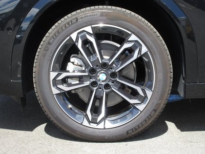 2026 BMW IX2 thumbnail 27