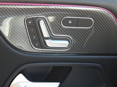 2025 Mercedes-BENZ GLB thumbnail 50