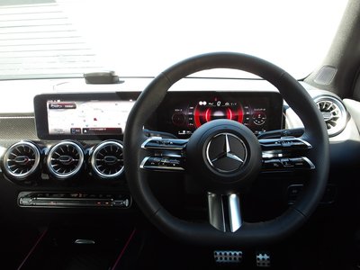 2025 Mercedes-BENZ GLB thumbnail 33