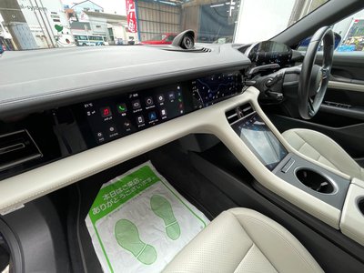 2021 Porsche TAYCAN 照片 32