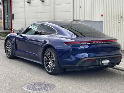 2021 Porsche TAYCAN 照片 22