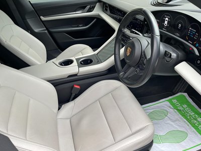 2021 Porsche TAYCAN 照片 31