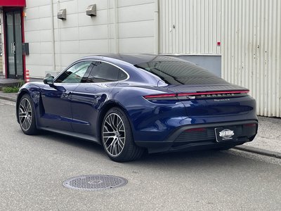 2021 Porsche TAYCAN 照片 42