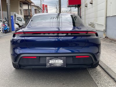 2021 Porsche TAYCAN 照片 18