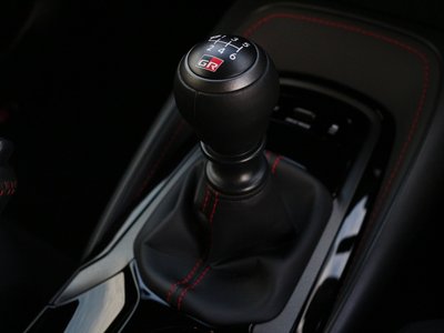 صورة 11 لـ 2025 Toyota GR COROLLA